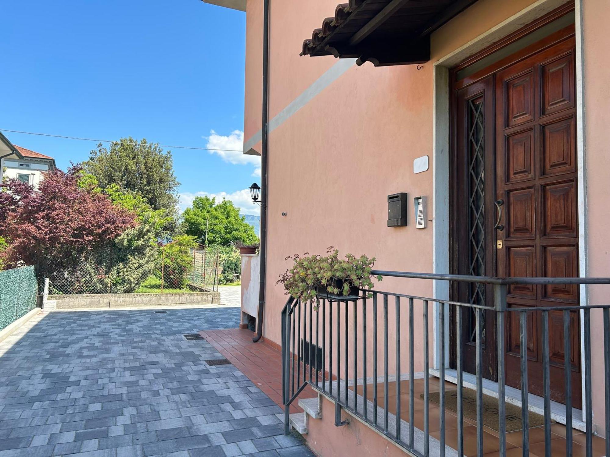 Albi'S House,Terrazza ,Wi-Fi, Parcheggio, Ac Daire Lucca Dış mekan fotoğraf
